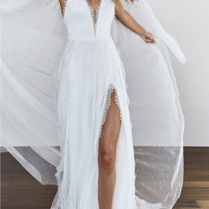 Iconic Grace Loves Lace Wedding Gown